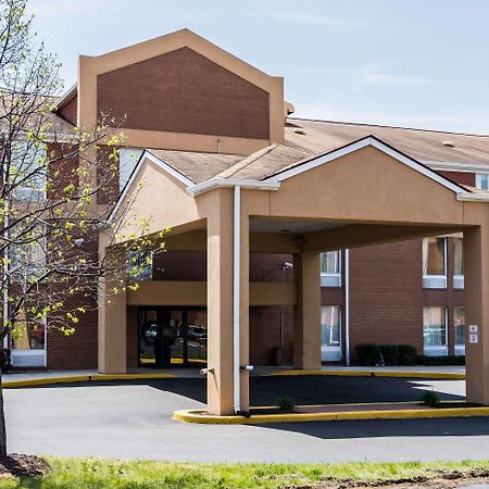 Comfort Inn At Joint Base Andrews Клинтън Екстериор снимка