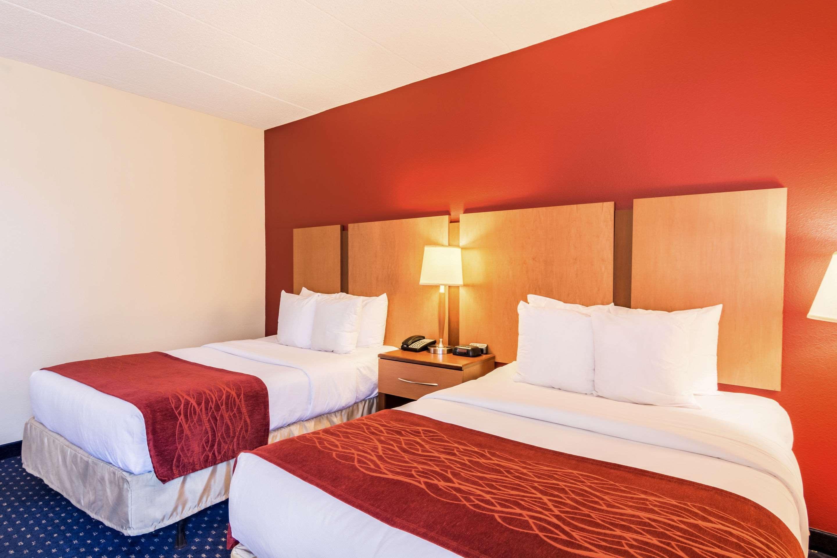 Comfort Inn At Joint Base Andrews Клинтън Екстериор снимка