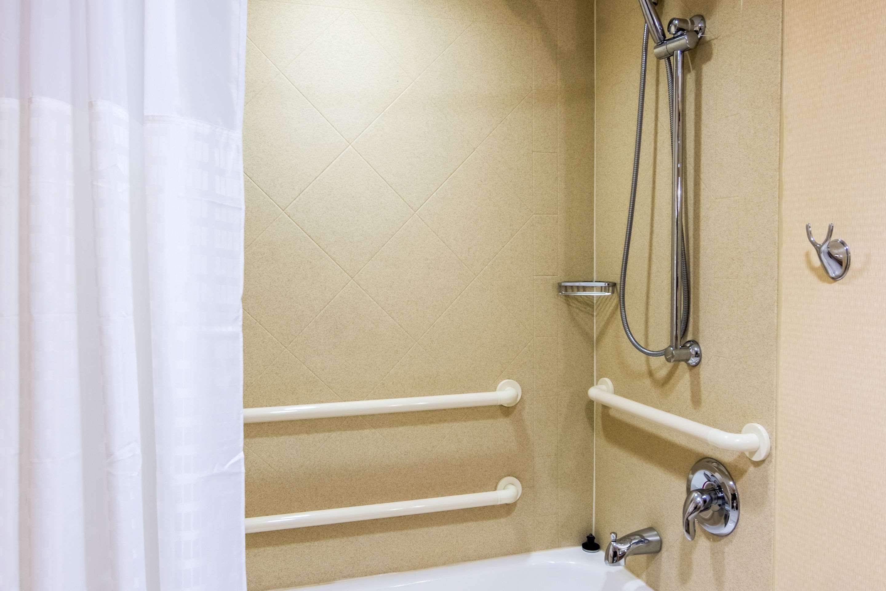 Comfort Inn At Joint Base Andrews Клинтън Екстериор снимка