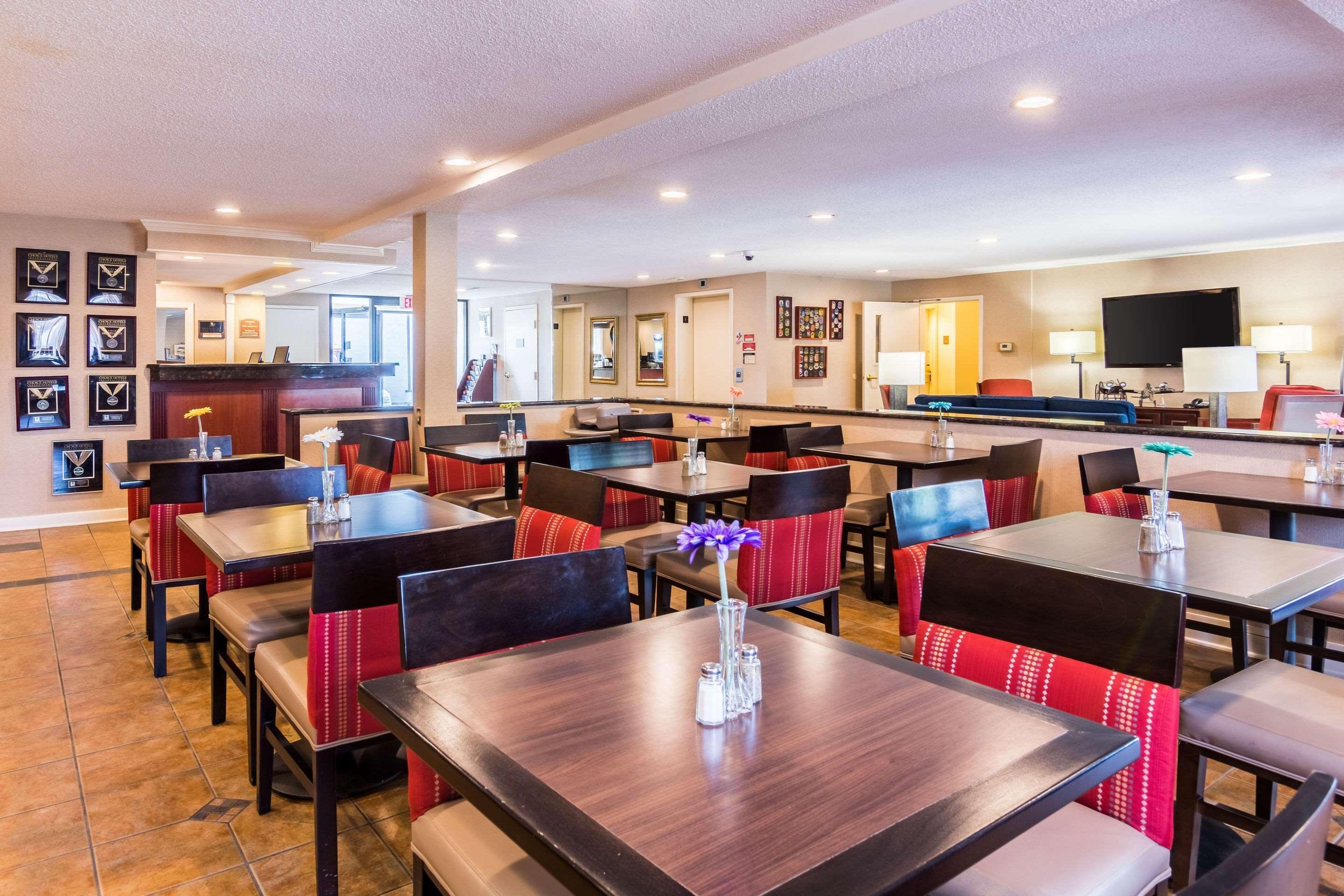 Comfort Inn At Joint Base Andrews Клинтън Екстериор снимка